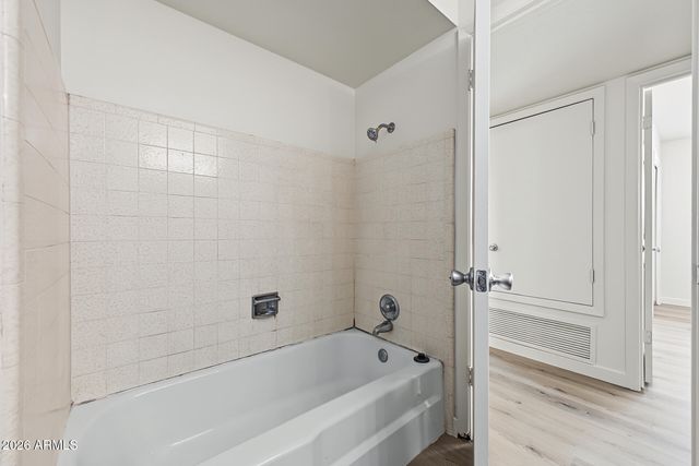 930 S ROSLYN Place, Mesa, AZ 85208