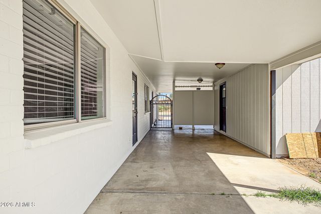930 S ROSLYN Place, Mesa, AZ 85208