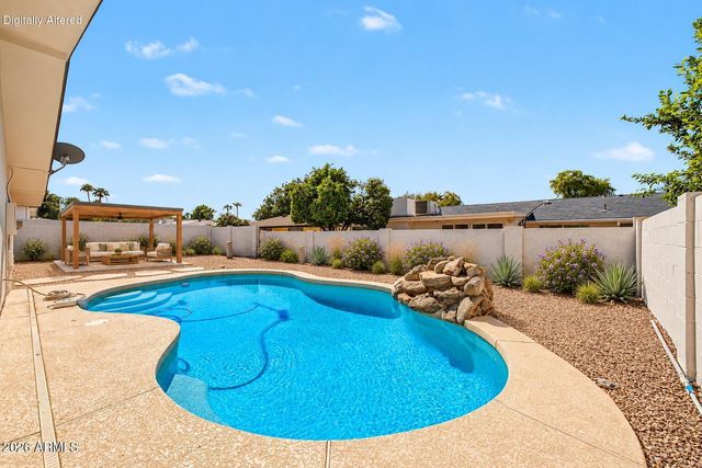 930 S ROSLYN Place, Mesa, AZ 85208