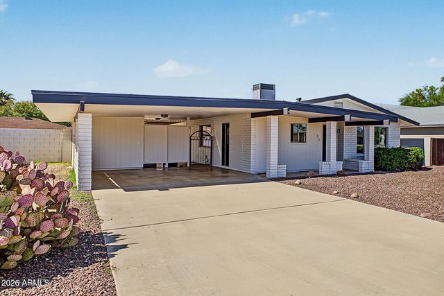 930 S ROSLYN Place, Mesa, AZ 85208