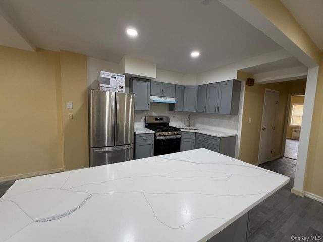 924 E 106th Street 1st floor, Brooklyn, NY 11236