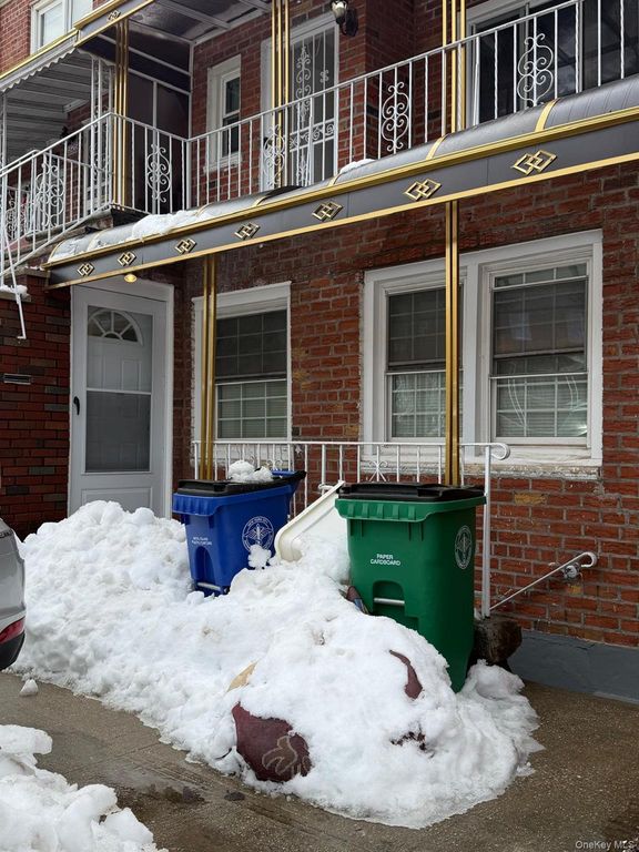 924 E 106th Street 1st floor, Brooklyn, NY 11236