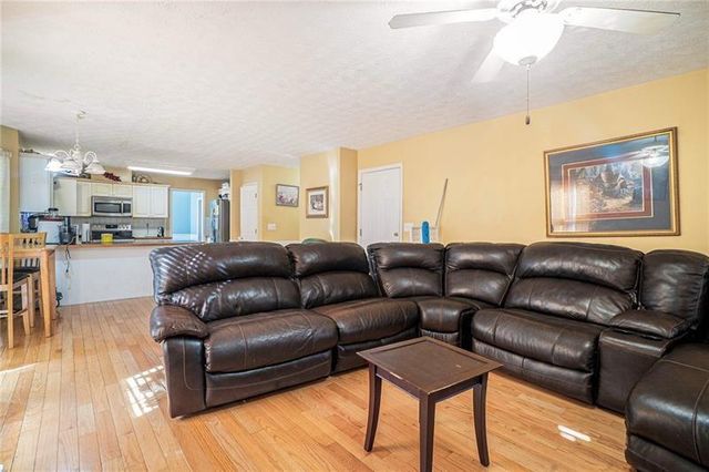 1535 Summit Pond Circle, Loganville, GA 30052