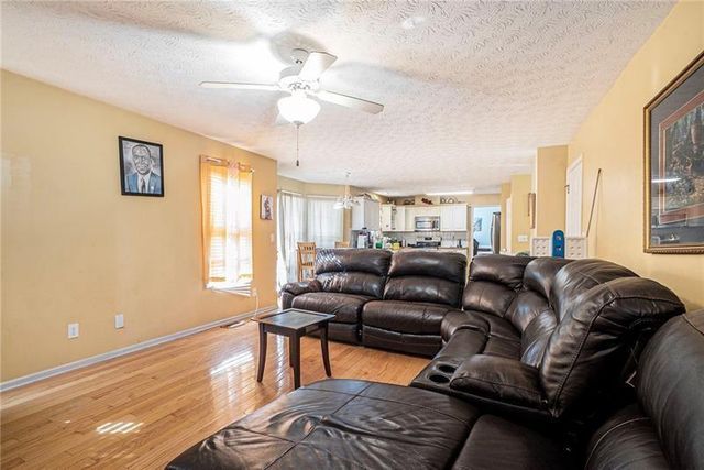 1535 Summit Pond Circle, Loganville, GA 30052