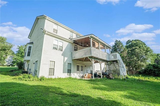 1535 Summit Pond Circle, Loganville, GA 30052