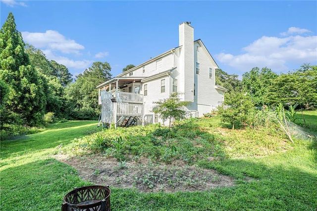 1535 Summit Pond Circle, Loganville, GA 30052