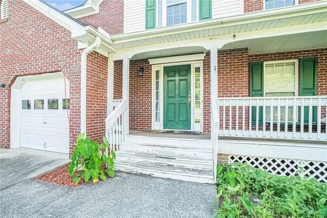 1535 Summit Pond Circle, Loganville, GA 30052