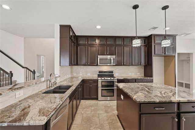4522 Millstone Canyon Ln, Sugar Land, TX 77479