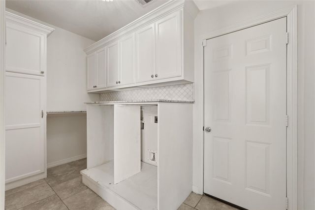 4522 Millstone Canyon Ln, Sugar Land, TX 77479