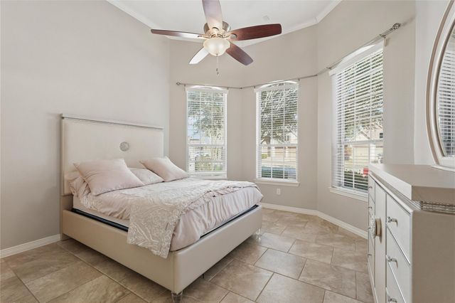 4522 Millstone Canyon Ln, Sugar Land, TX 77479