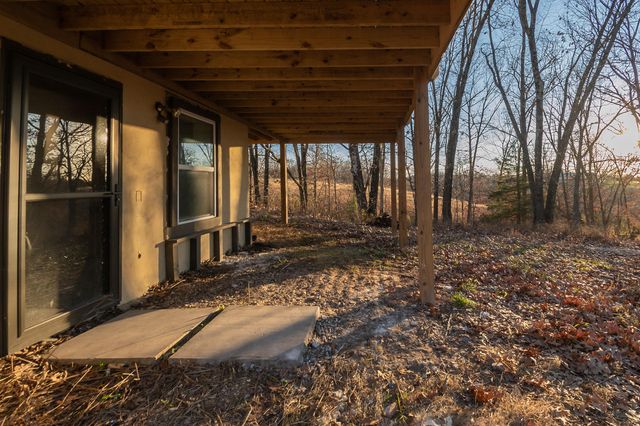 21033 State Highway 86, Cassville, MO 65625