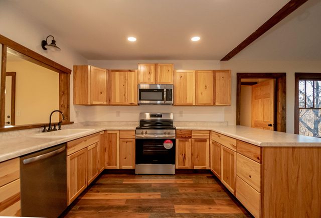 21033 State Highway 86, Cassville, MO 65625