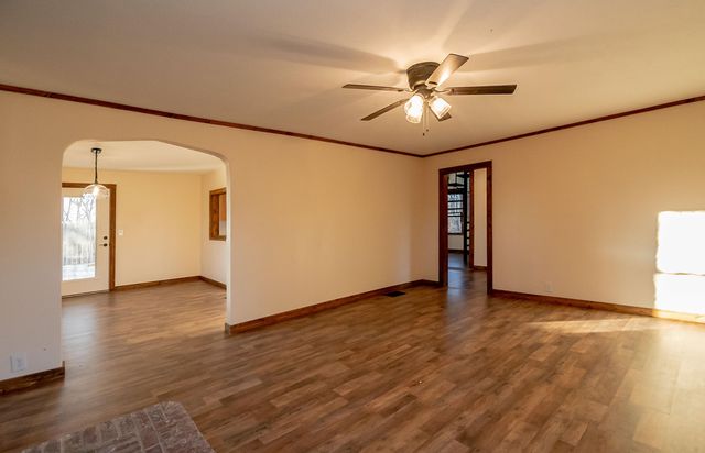 21033 State Highway 86, Cassville, MO 65625