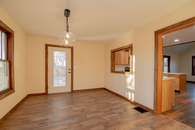 21033 State Highway 86, Cassville, MO 65625