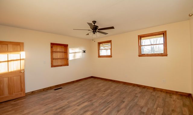 21033 State Highway 86, Cassville, MO 65625