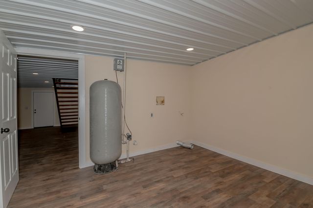 21033 State Highway 86, Cassville, MO 65625