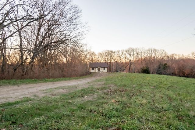 21033 State Highway 86, Cassville, MO 65625