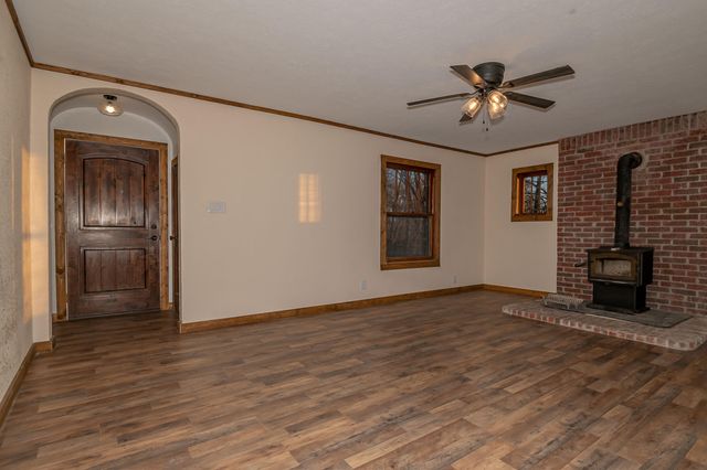 21033 State Highway 86, Cassville, MO 65625