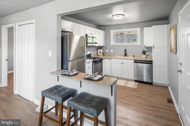 4 CEDAR HILL RD, Baltimore, MD 21225