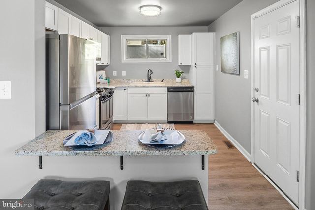 4 CEDAR HILL RD, Baltimore, MD 21225