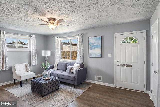 4 CEDAR HILL RD, Baltimore, MD 21225