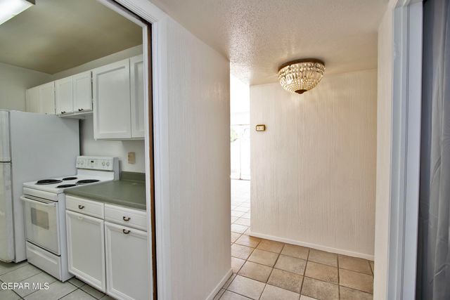 252 Shadow Mountain Drive B1, El Paso, TX 79912