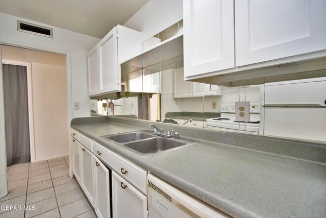 252 Shadow Mountain Drive B1, El Paso, TX 79912