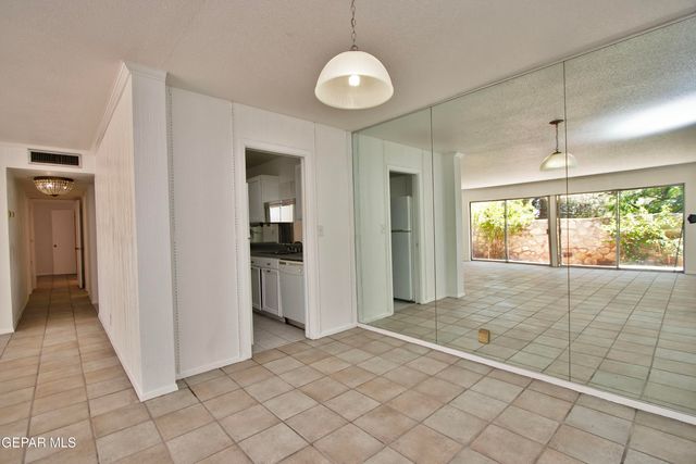 252 Shadow Mountain Drive B1, El Paso, TX 79912