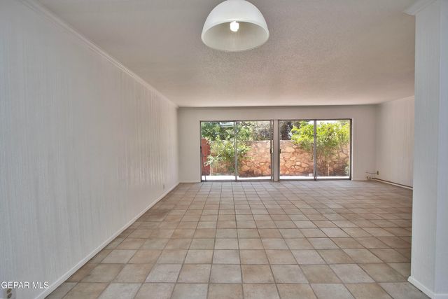 252 Shadow Mountain Drive B1, El Paso, TX 79912