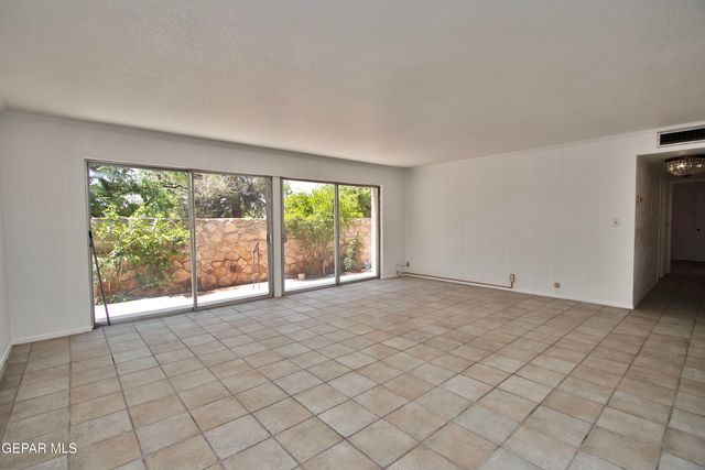252 Shadow Mountain Drive B1, El Paso, TX 79912