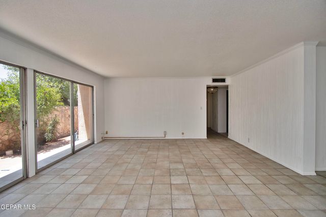 252 Shadow Mountain Drive B1, El Paso, TX 79912