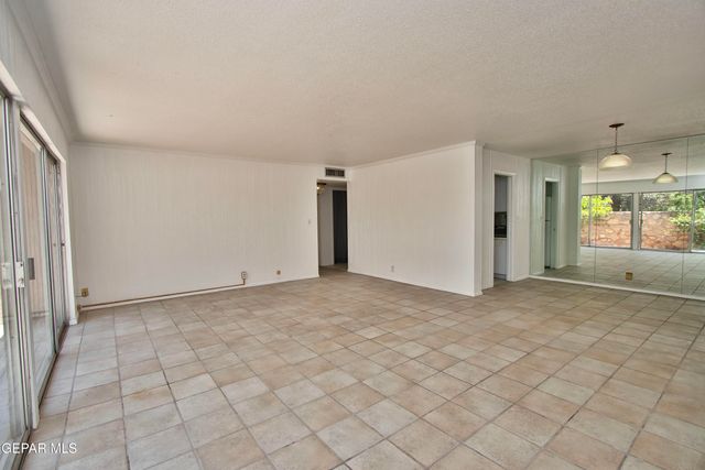 252 Shadow Mountain Drive B1, El Paso, TX 79912