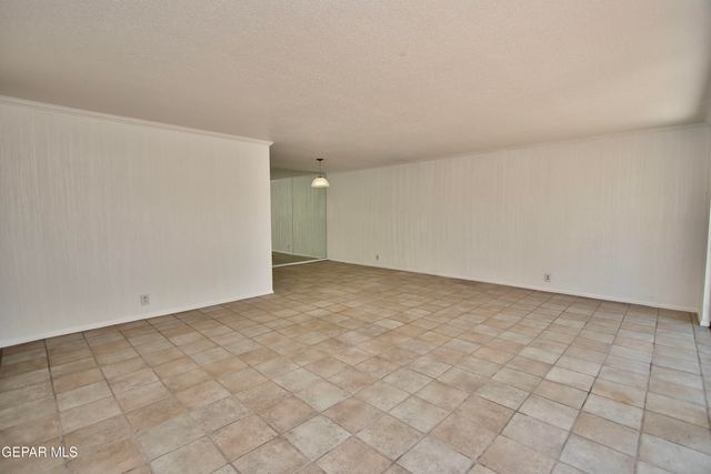 252 Shadow Mountain Drive B1, El Paso, TX 79912