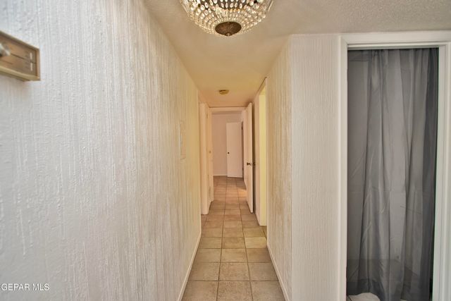 252 Shadow Mountain Drive B1, El Paso, TX 79912