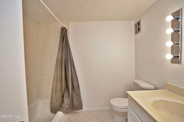 252 Shadow Mountain Drive B1, El Paso, TX 79912