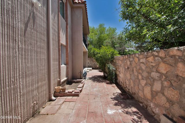 252 Shadow Mountain Drive B1, El Paso, TX 79912