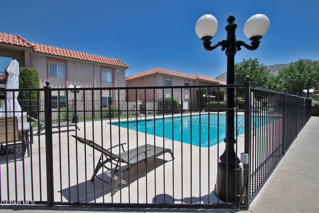 252 Shadow Mountain Drive B1, El Paso, TX 79912