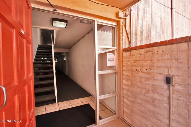 252 Shadow Mountain Drive B1, El Paso, TX 79912