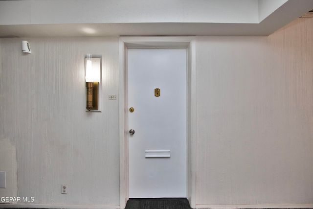 252 Shadow Mountain Drive B1, El Paso, TX 79912