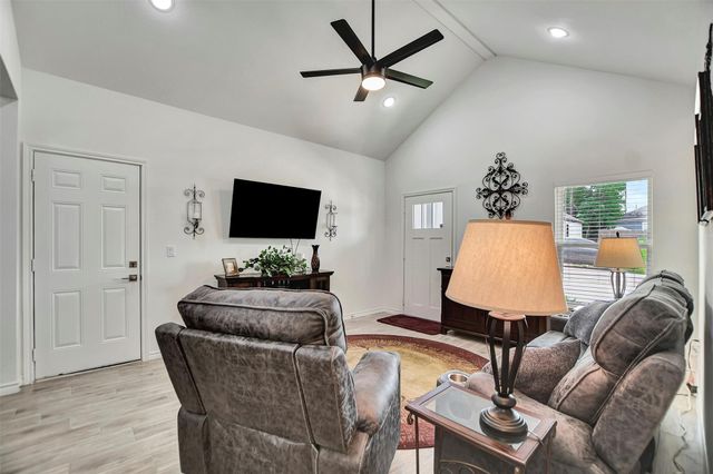 16942 Balmoral, Montgomery, TX 77316