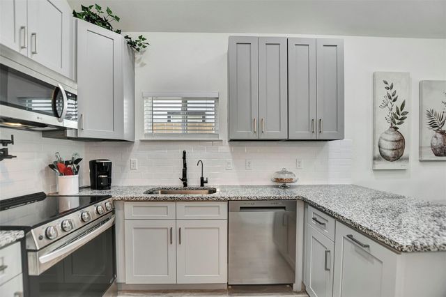 16942 Balmoral, Montgomery, TX 77316
