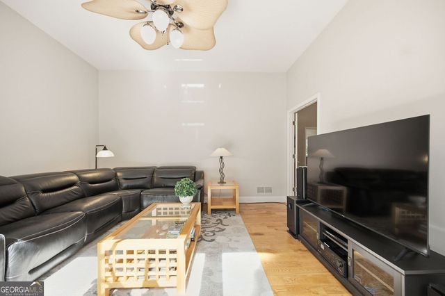 4136 Lakeshore Way, Marietta, GA 30067