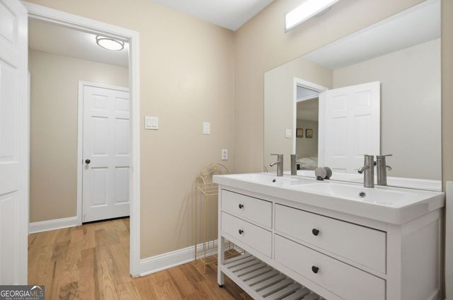 4136 Lakeshore Way, Marietta, GA 30067