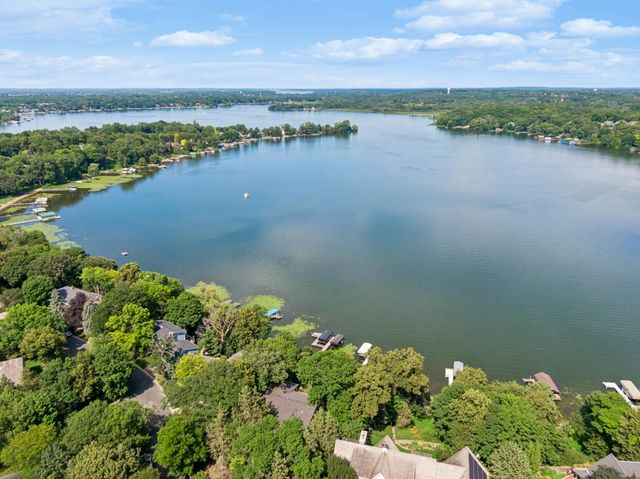 3890 Lone Cedar Lane, Chaska, MN 55318