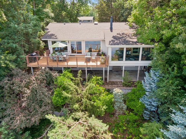 3890 Lone Cedar Lane, Chaska, MN 55318