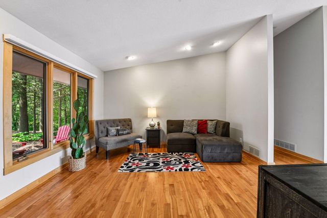 3890 Lone Cedar Lane, Chaska, MN 55318