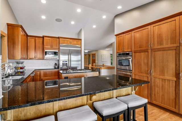 3890 Lone Cedar Lane, Chaska, MN 55318