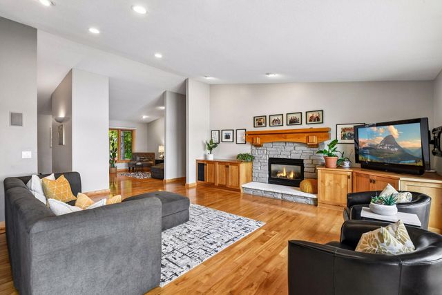 3890 Lone Cedar Lane, Chaska, MN 55318