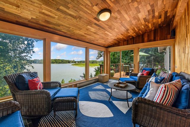 3890 Lone Cedar Lane, Chaska, MN 55318