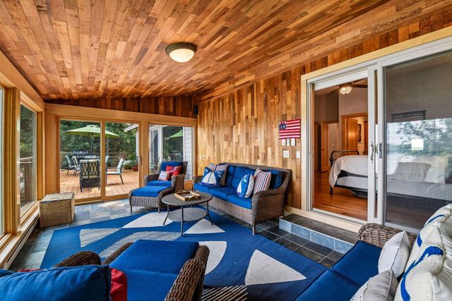 3890 Lone Cedar Lane, Chaska, MN 55318